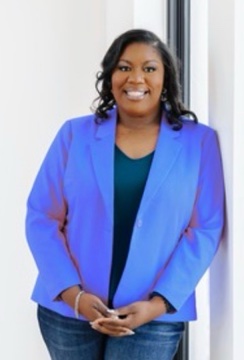 Jana Hernandez Headshot